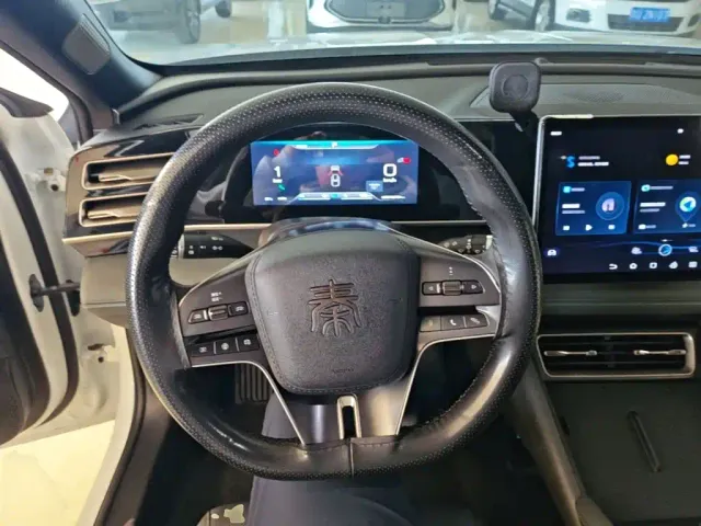 BYD Qin L — Фото автомобиля 10