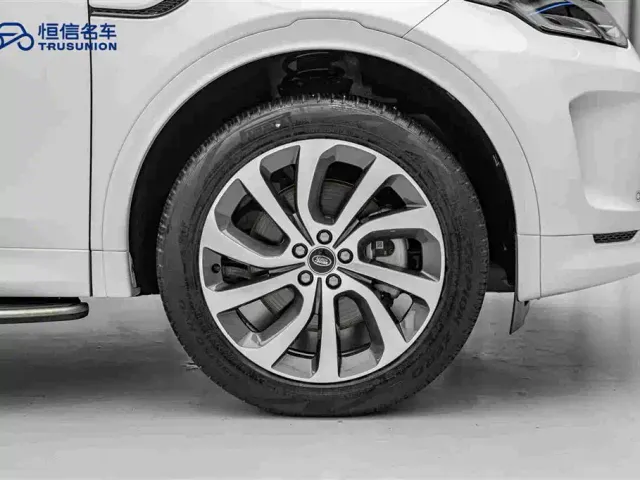 Land Rover Discovery Sport — Фото автомобиля 11