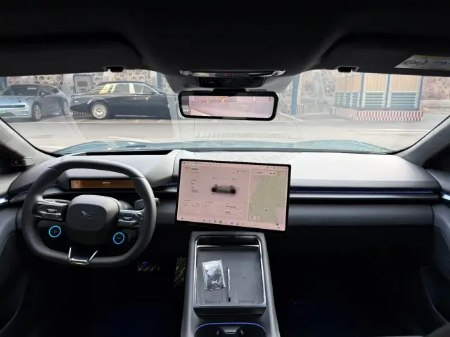 XPeng XPeng P7 — Фото автомобиля 12