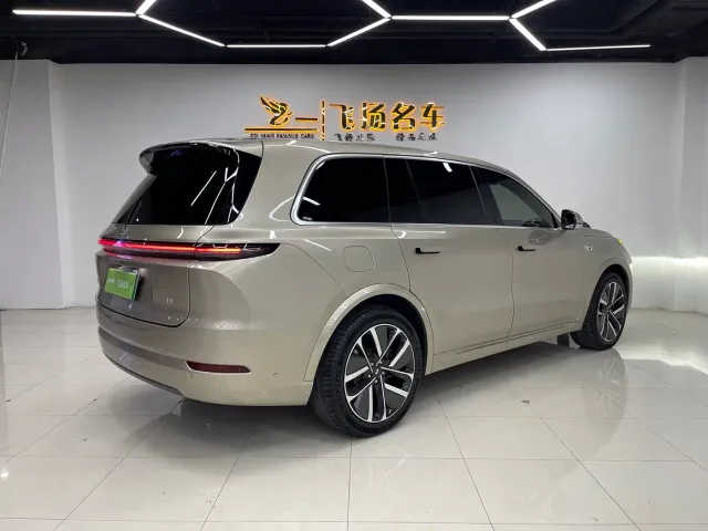 Li Auto L9 — Фото автомобиля 23