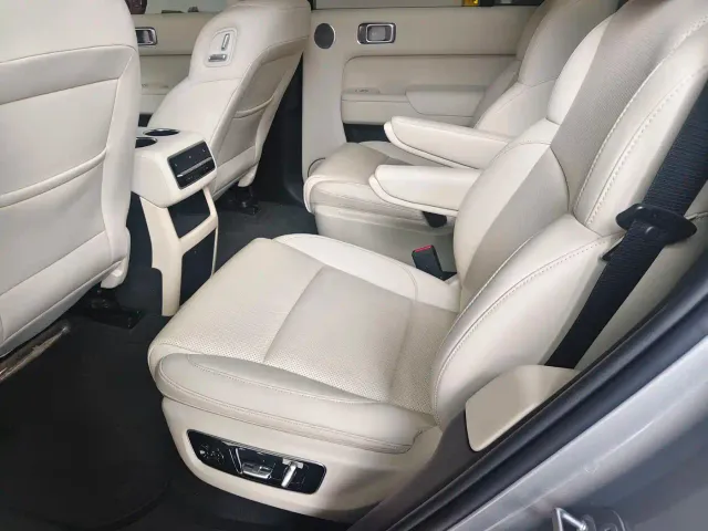 Li Auto L8 — Фото автомобиля 5