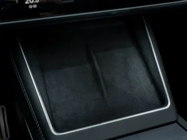 Tesla Model Y — Фото автомобиля 20