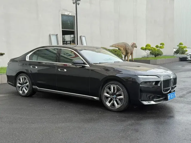 BMW 7 Series — Фото автомобиля 3