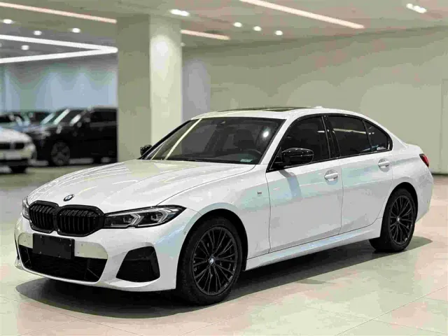 Фотография автомобиля — BMW 3 Series