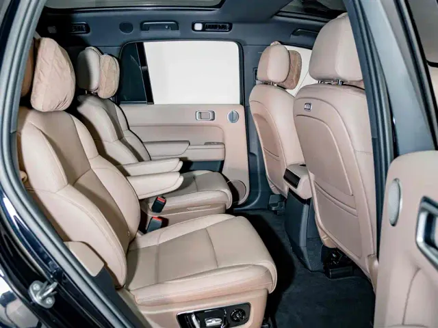 Li Auto L8 — Фото автомобиля 21