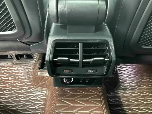 Audi Q3 — Фото автомобиля 11