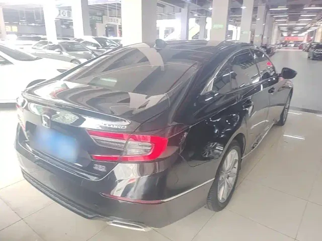 Honda Accord — Фото автомобиля 4