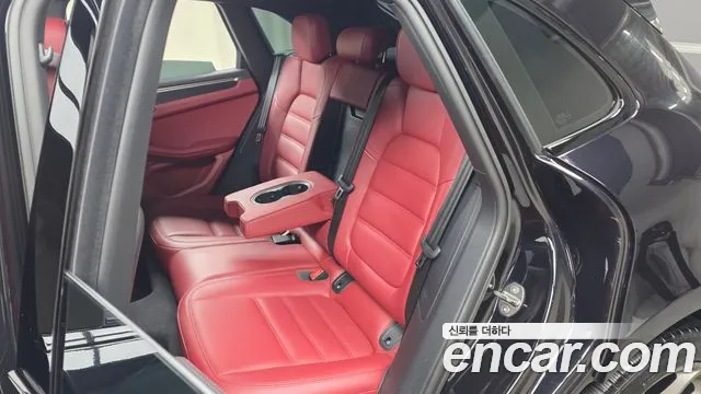 Porsche Macan — Фото автомобиля 18