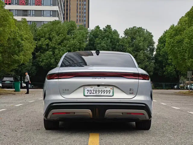 BYD Han L — Фото автомобиля 6