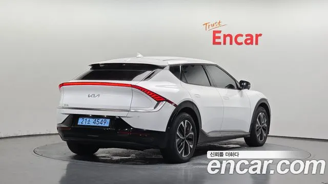 Kia EV6 — Фото автомобиля 2