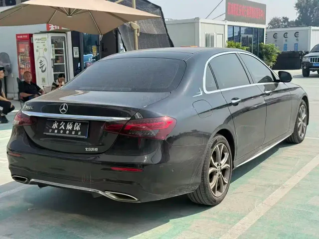 Mercedes-Benz E-Class — Фото автомобиля 7