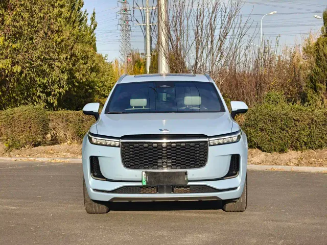 Li Auto ONE — Фото автомобиля 2