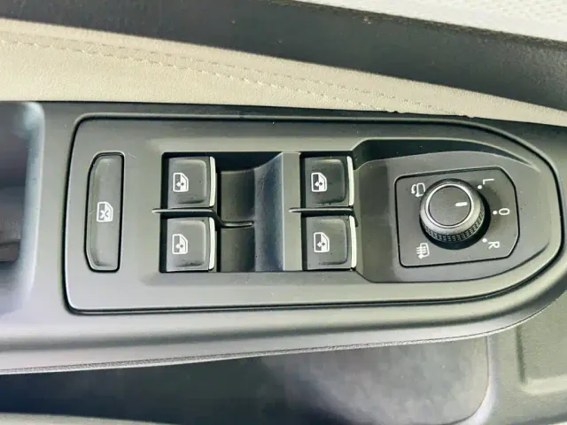 Volkswagen Golf — Фото автомобиля 17