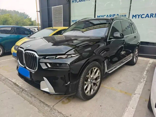Фотография автомобиля — BMW X7