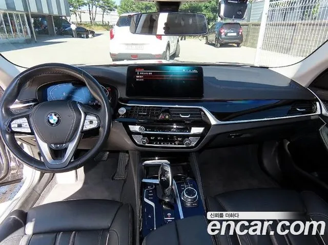 BMW 5 Series G30 — Фото автомобиля 7