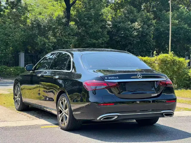 Mercedes-Benz E-Class — Фото автомобиля 18