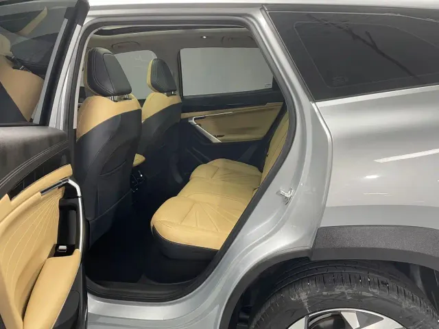 Geely Boyue L — Фото автомобиля 11