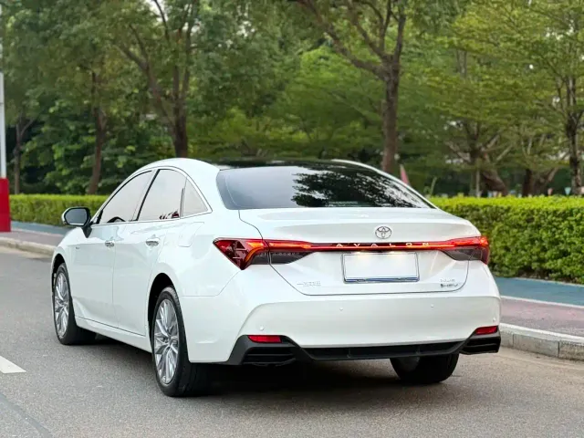 Toyota Avalon — Фото автомобиля 13