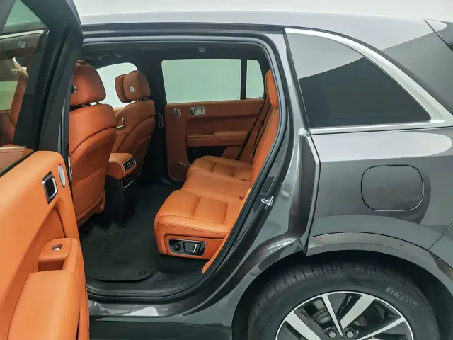 Li Auto L7 — Фото автомобиля 10