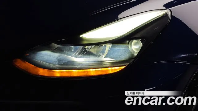 Tesla Model 3 — Фото автомобиля 6