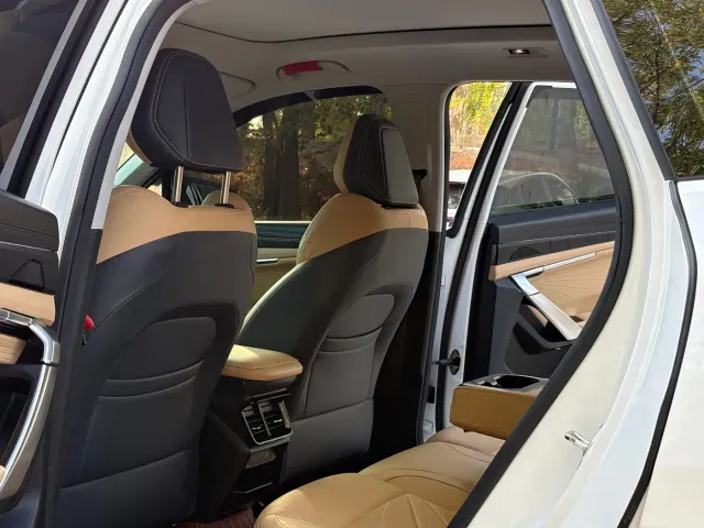 Geely Boyue L — Фото автомобиля 4