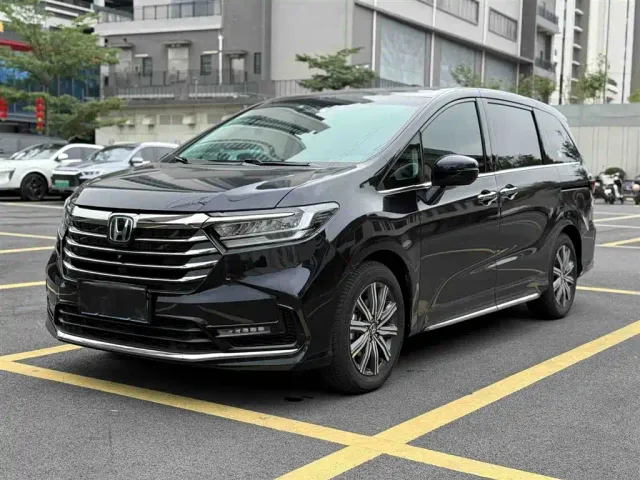 Фотография автомобиля — Honda Odyssey