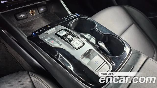 Hyundai Tucson Tucson (NX4) Дизель 2.0 2WD — Фото автомобиля 9