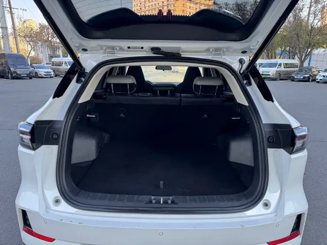 Changan Qiyuan Q05 — Фото автомобиля 14