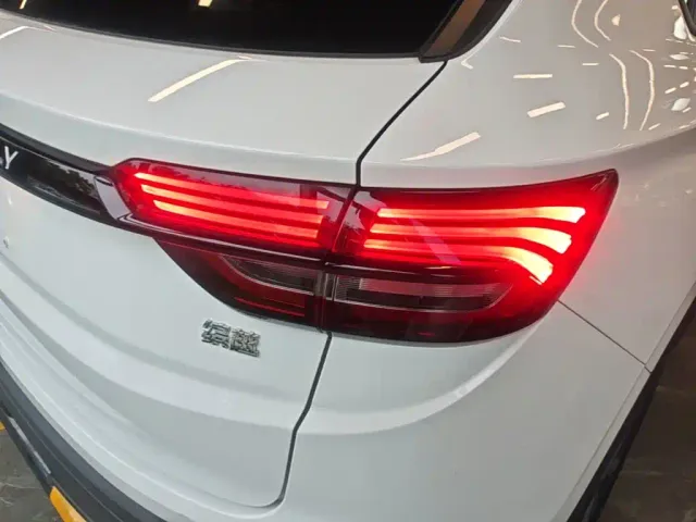 Geely Binyue — Фото автомобиля 7