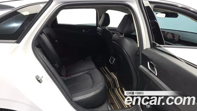 Kia K5 Новый K5 3 поколение 2.0 LPi(Для проката) — Фото автомобиля 10