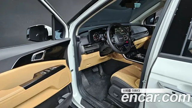 Kia Canival — Фото автомобиля 11