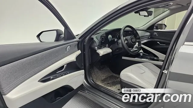 Hyundai Avante CN7 — Фото автомобиля 10