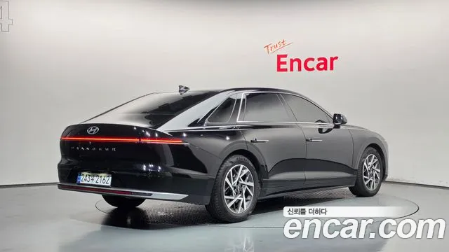 Hyundai Grandeur GN7 — Фото автомобиля 2