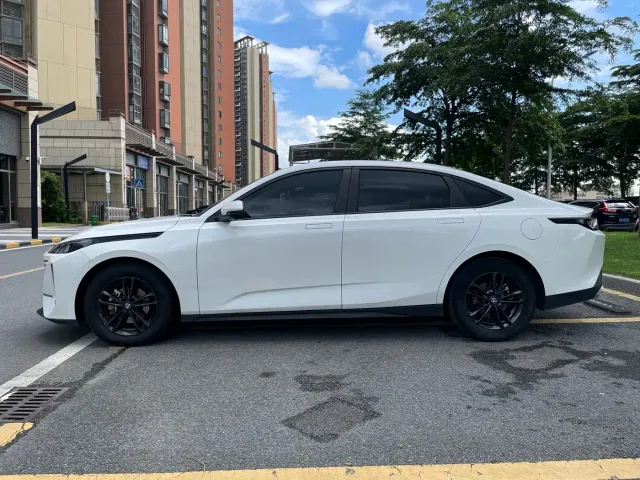 Changan Lamore — Фото автомобиля 8