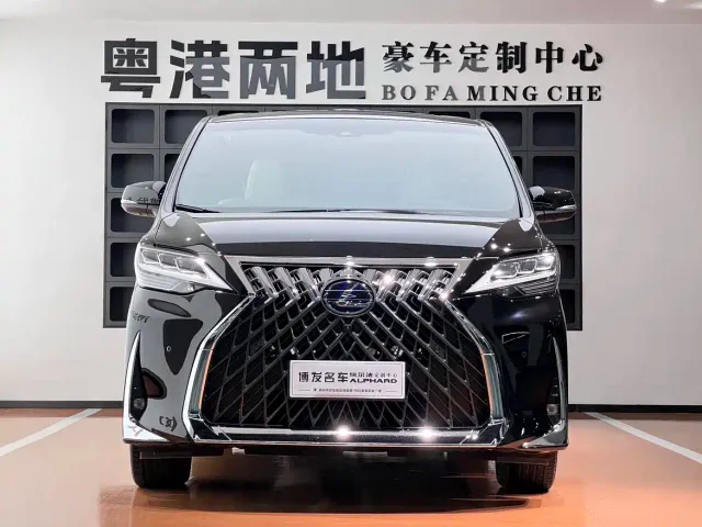 Lexus LM — Фото автомобиля 3