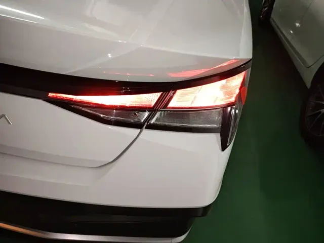 Hyundai Elantra — Фото автомобиля 7