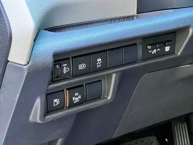 Toyota Granvia 2024 2.5L Hybrid Comfort — Фото автомобиля 22