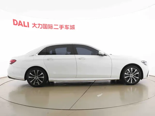 Mercedes-Benz E-Class — Фото автомобиля 13