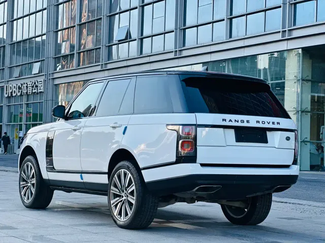 Land Rover Range Rover — Фото автомобиля 12