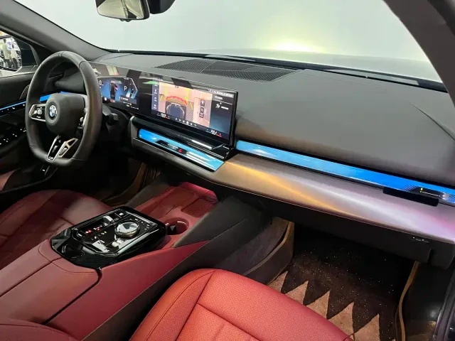 BMW 5 Series — Фото автомобиля 11