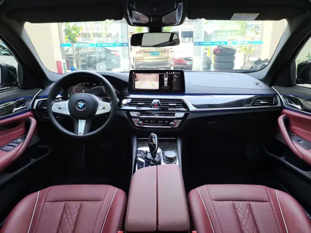 BMW 5 Series — Фото автомобиля 10