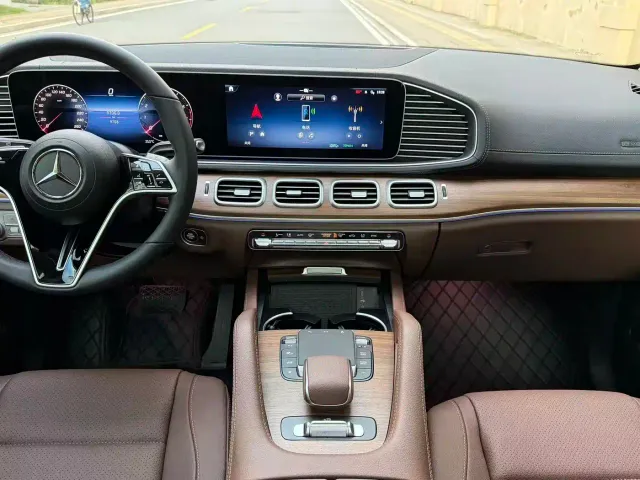 Mercedes-Benz GLE-Class — Фото автомобиля 14