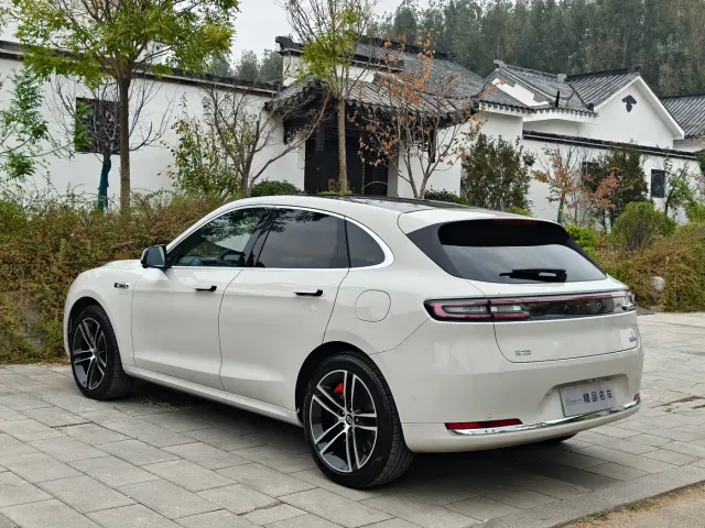 Aito M5 — Фото автомобиля 5