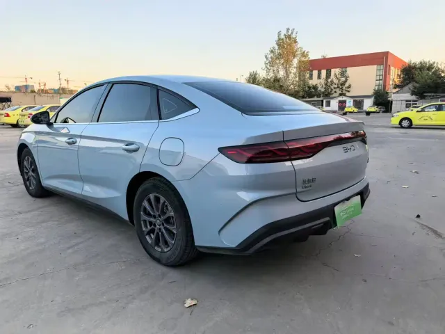 BYD Qin L — Фото автомобиля 10