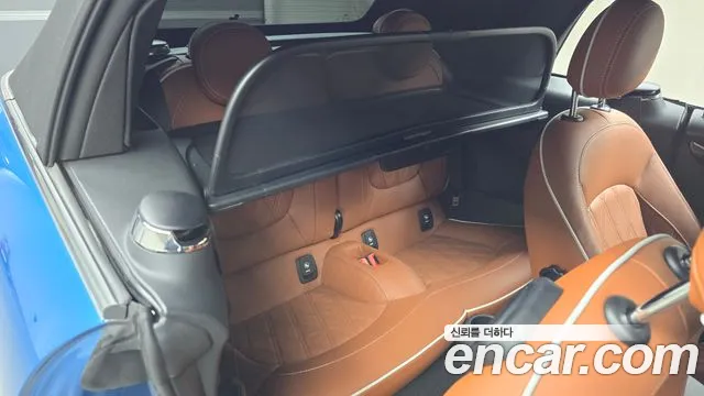 Mini Cooper Convertible — Фото автомобиля 12