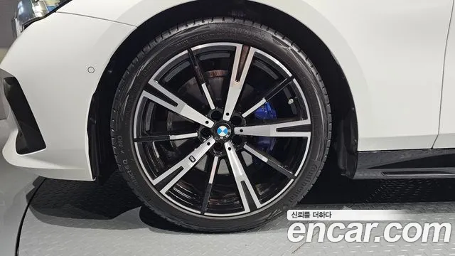 BMW 5-Series 5 серия (G60) 530i xDrive M Sport — Фото автомобиля 5