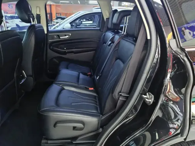 Ford Edge — Фото автомобиля 16