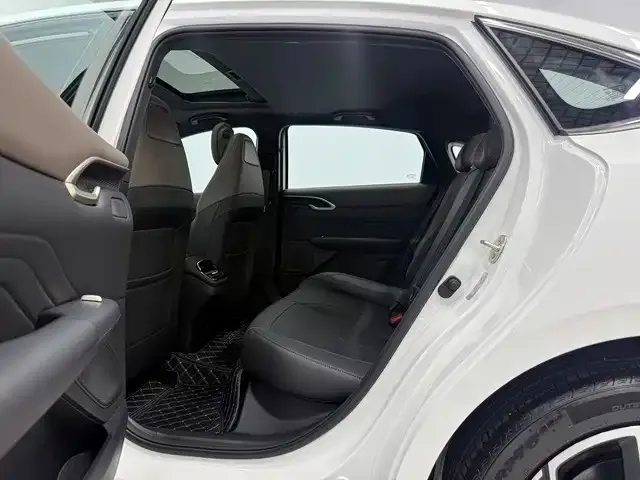 Changan Eado — Фото автомобиля 8