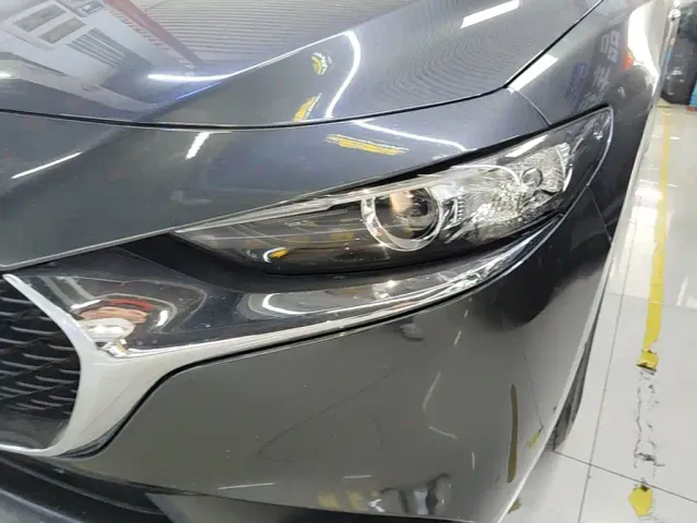Mazda Axela — Фото автомобиля 23