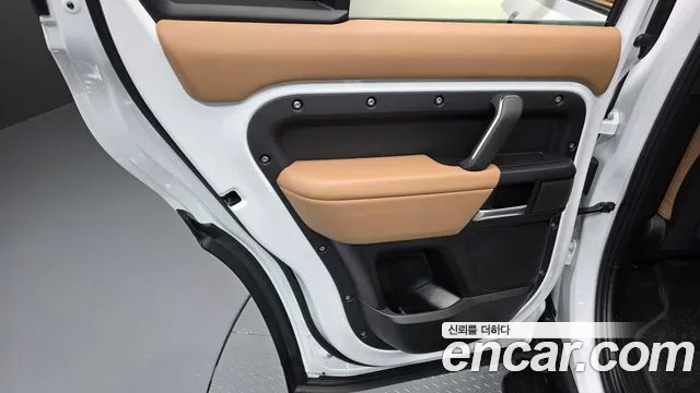 Land Rover Defender L663 — Фото автомобиля 24